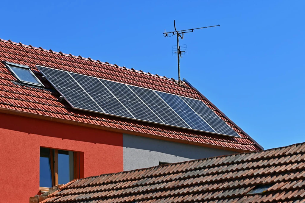 ระบบโซล่าเซลล์แบบออนกริด on grid solar cell system เหมาะกับบ้านที่ใช้ไฟฟ้าช่วงกลางวัน